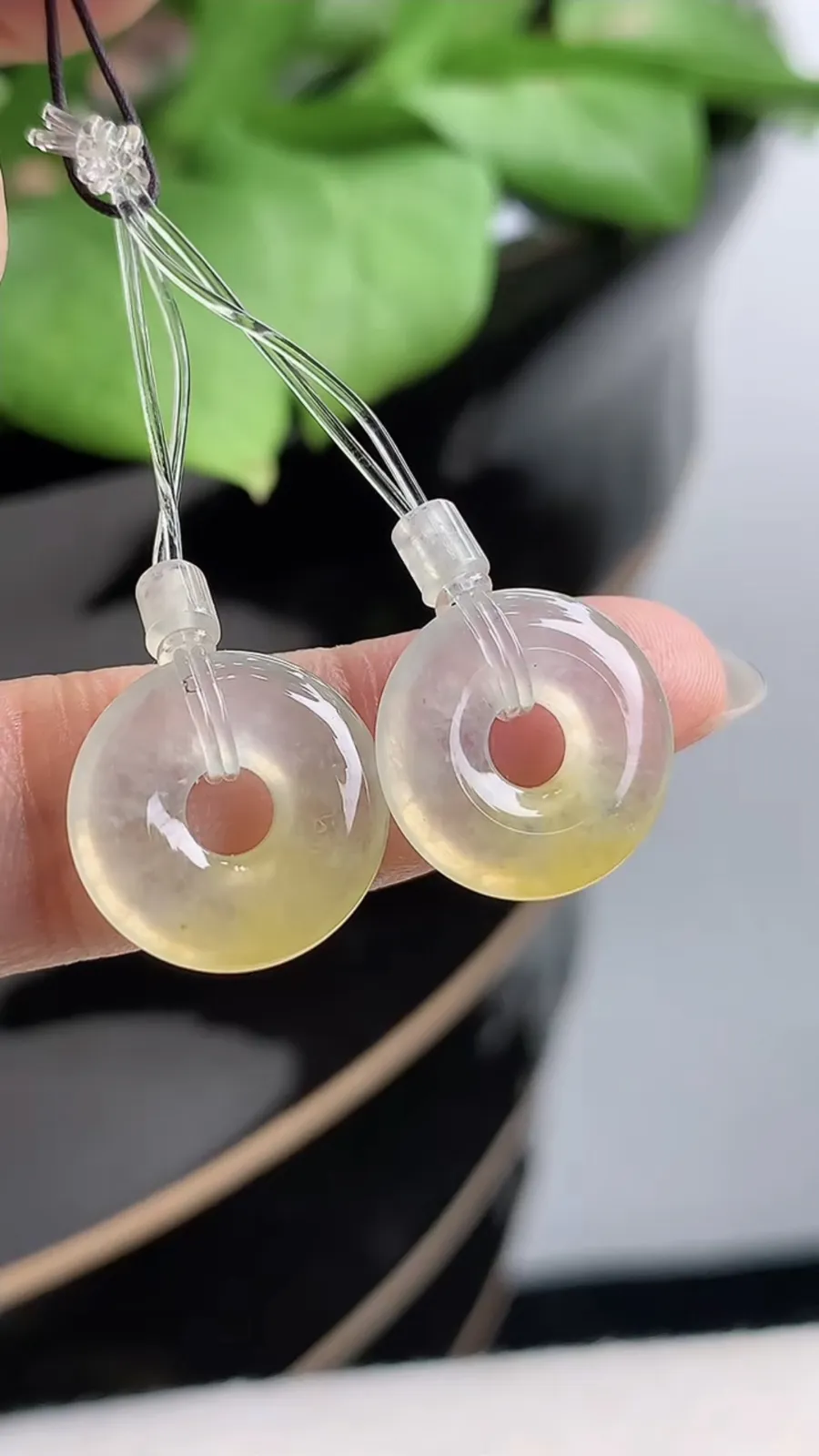 a货翡翠老坑冰种飘黄翡平安环一对 尺寸14.3×3mm