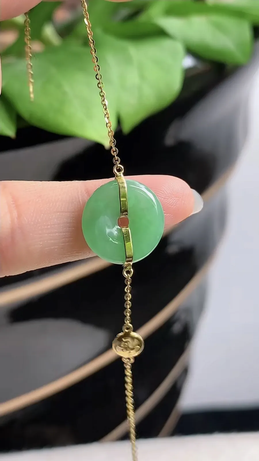 a货翡翠老坑种18K金镶嵌甜绿平安扣手链 尺寸12.8×2.5mm
