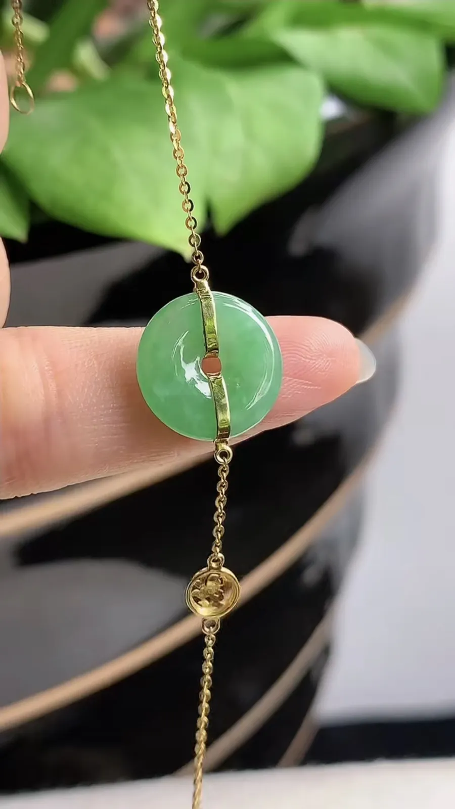 a货翡翠老坑种18K金镶嵌甜绿平安扣手链 尺寸12.8×2.5mm