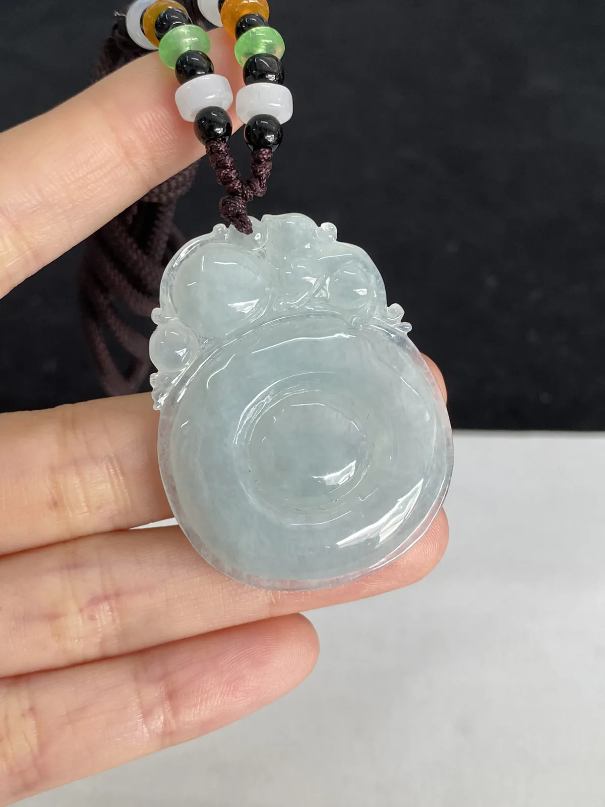 翡翠冰糯种淡绿色吊坠