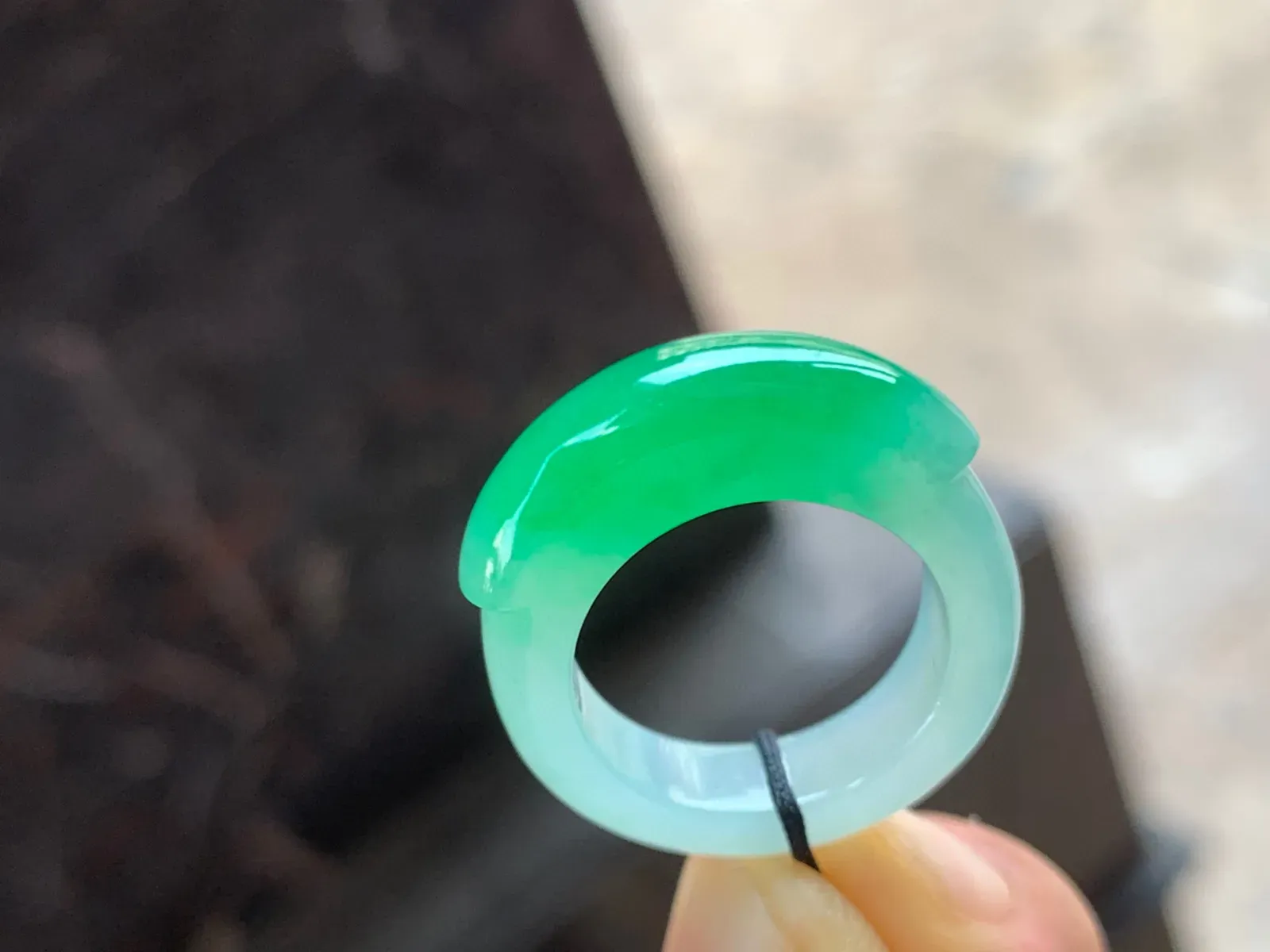 冰阳绿指环 色阳水润