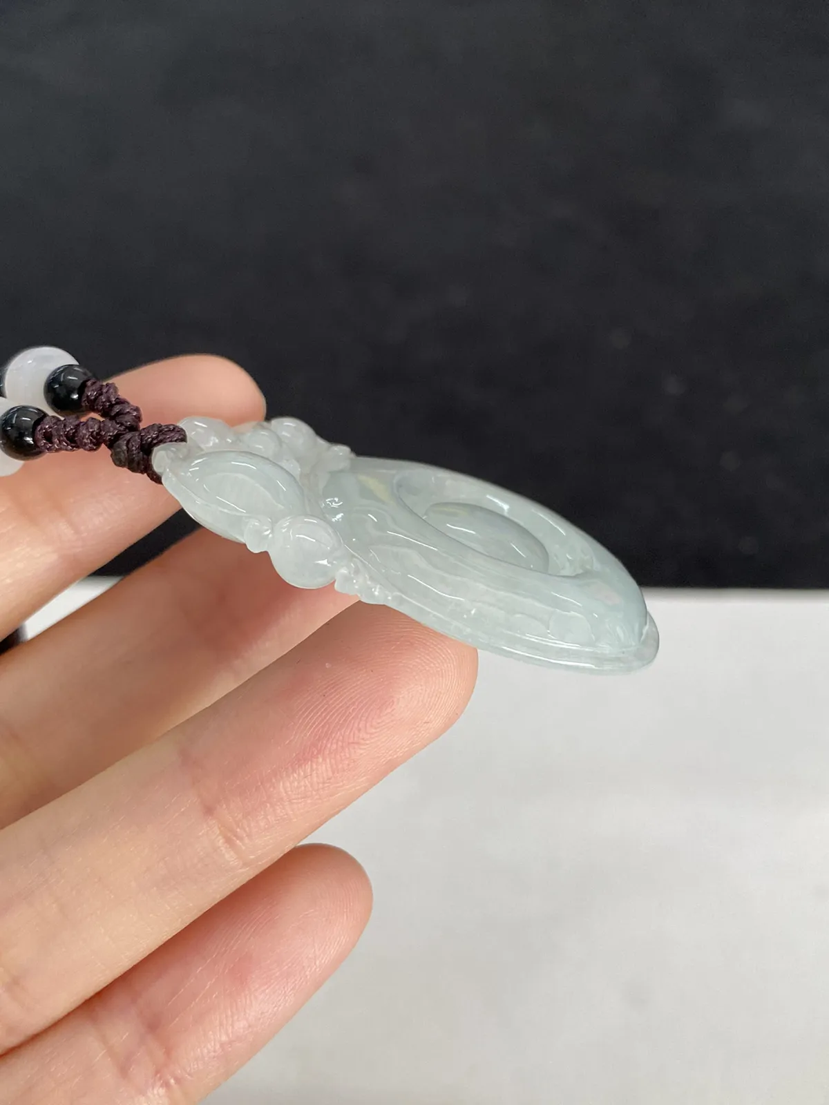 翡翠冰糯种淡绿色吊坠
