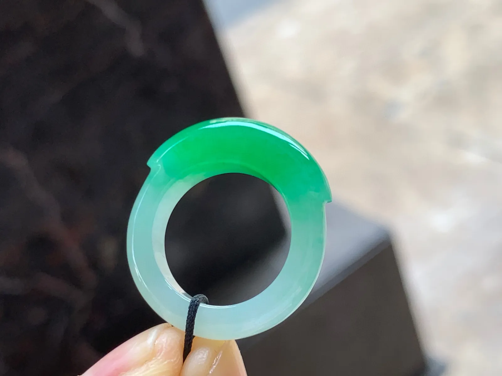冰阳绿指环 色阳水润