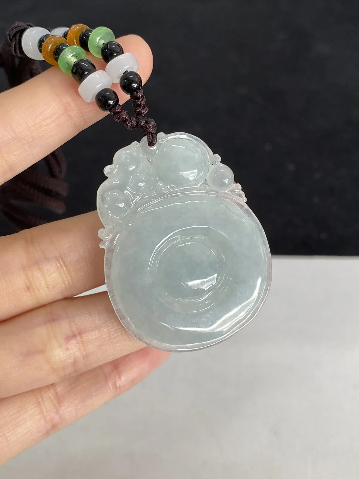 翡翠冰糯种淡绿色吊坠