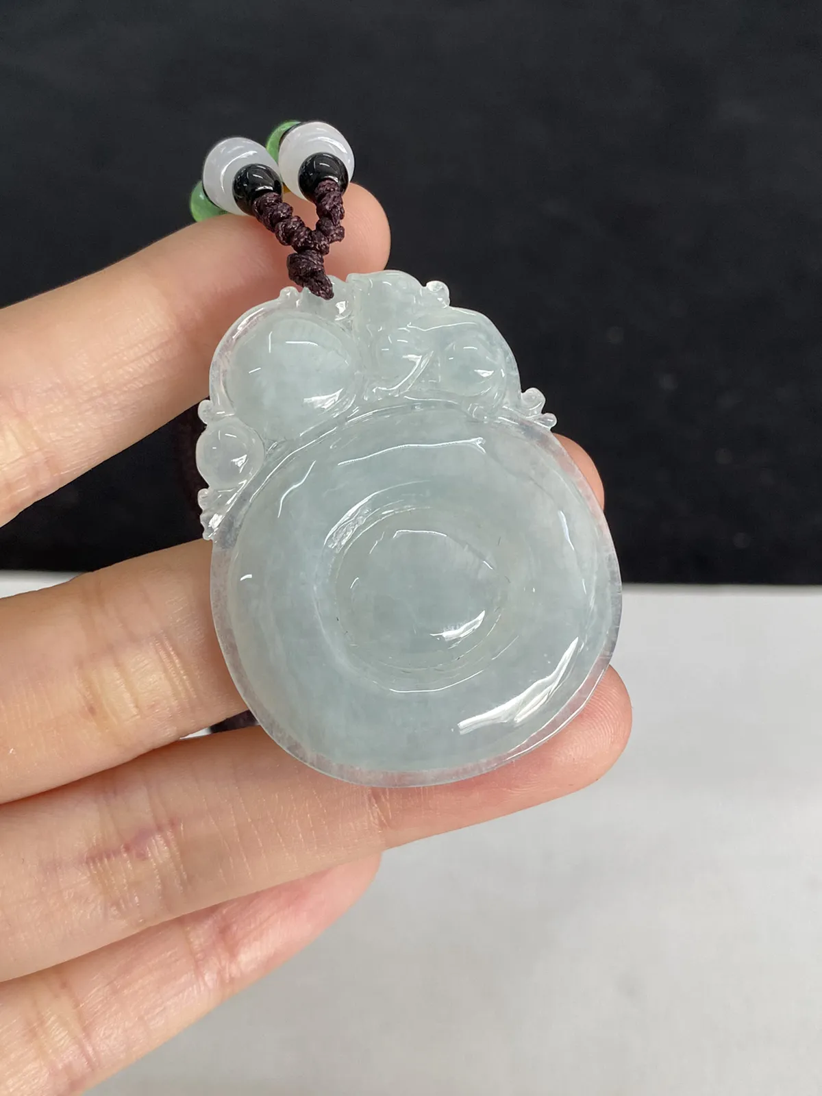 翡翠冰糯种淡绿色吊坠