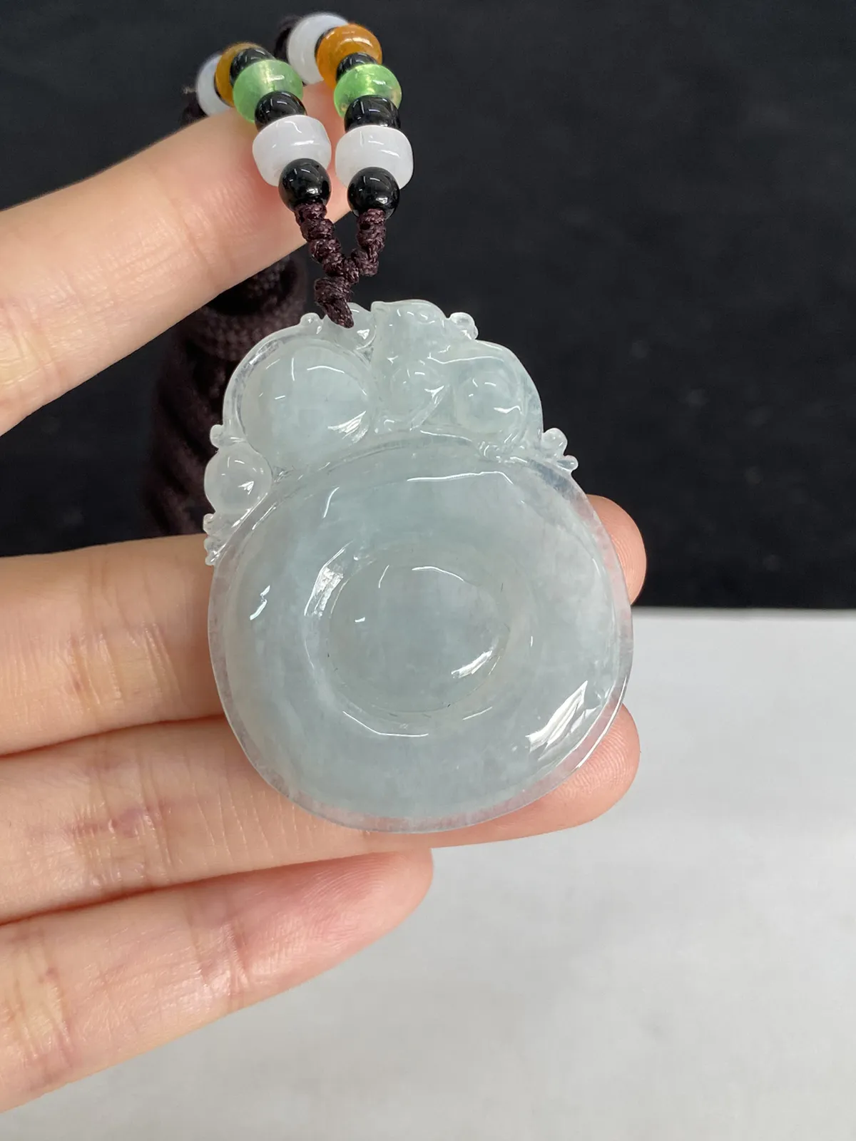 翡翠冰糯种淡绿色吊坠
