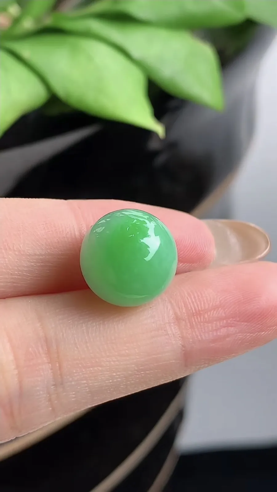 a货翡翠老坑种飘绿圆珠转运珠 尺寸12.6mm