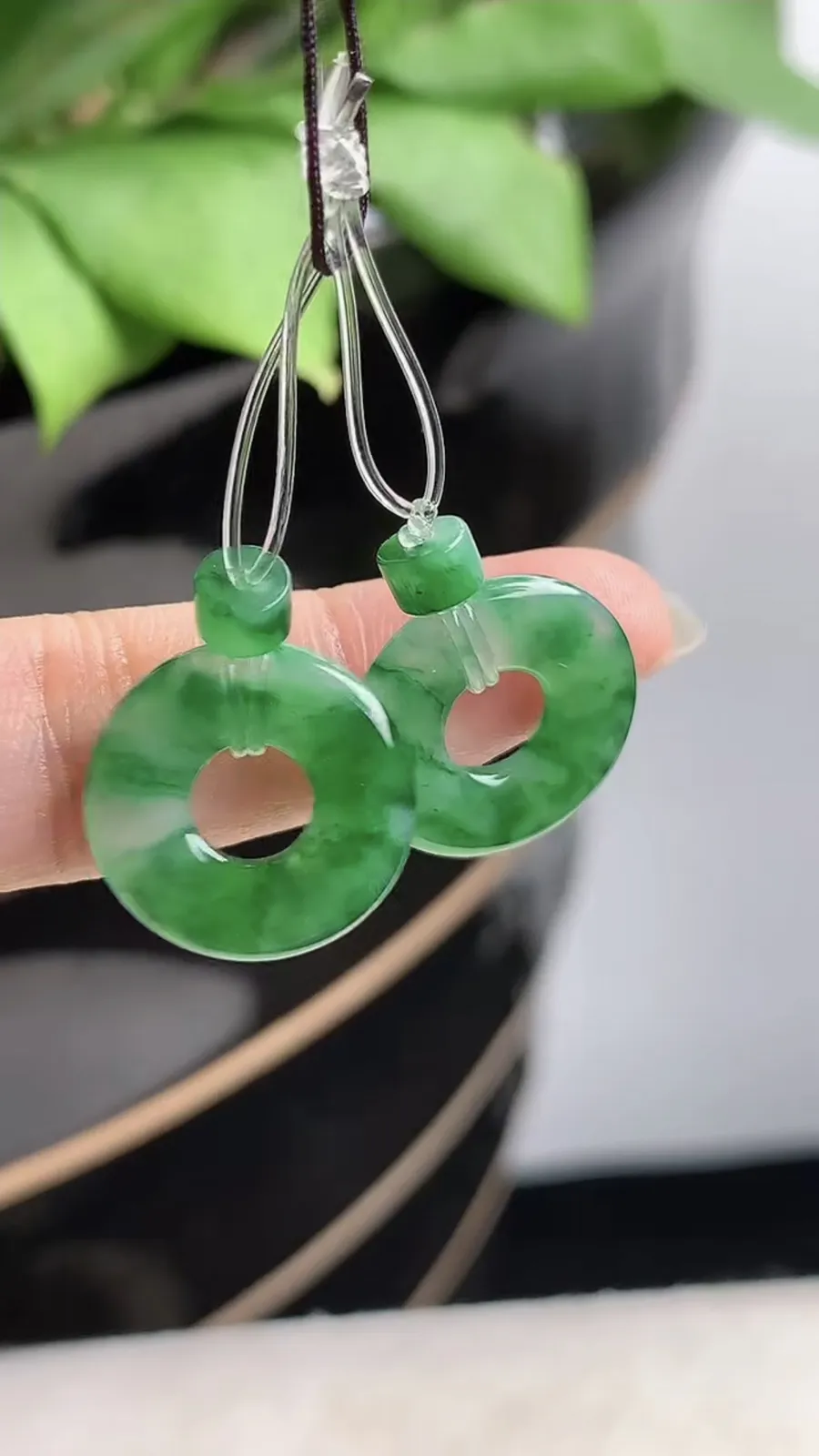 a货翡翠老坑冰种飘绿平安环吊坠一对  尺寸16×2.4mm