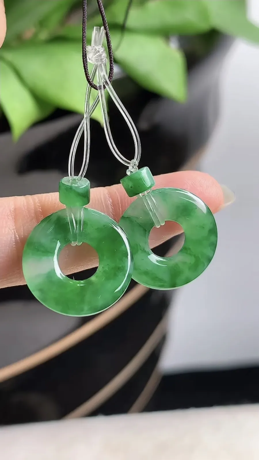 a货翡翠老坑冰种飘绿平安环吊坠一对  尺寸16×2.4mm