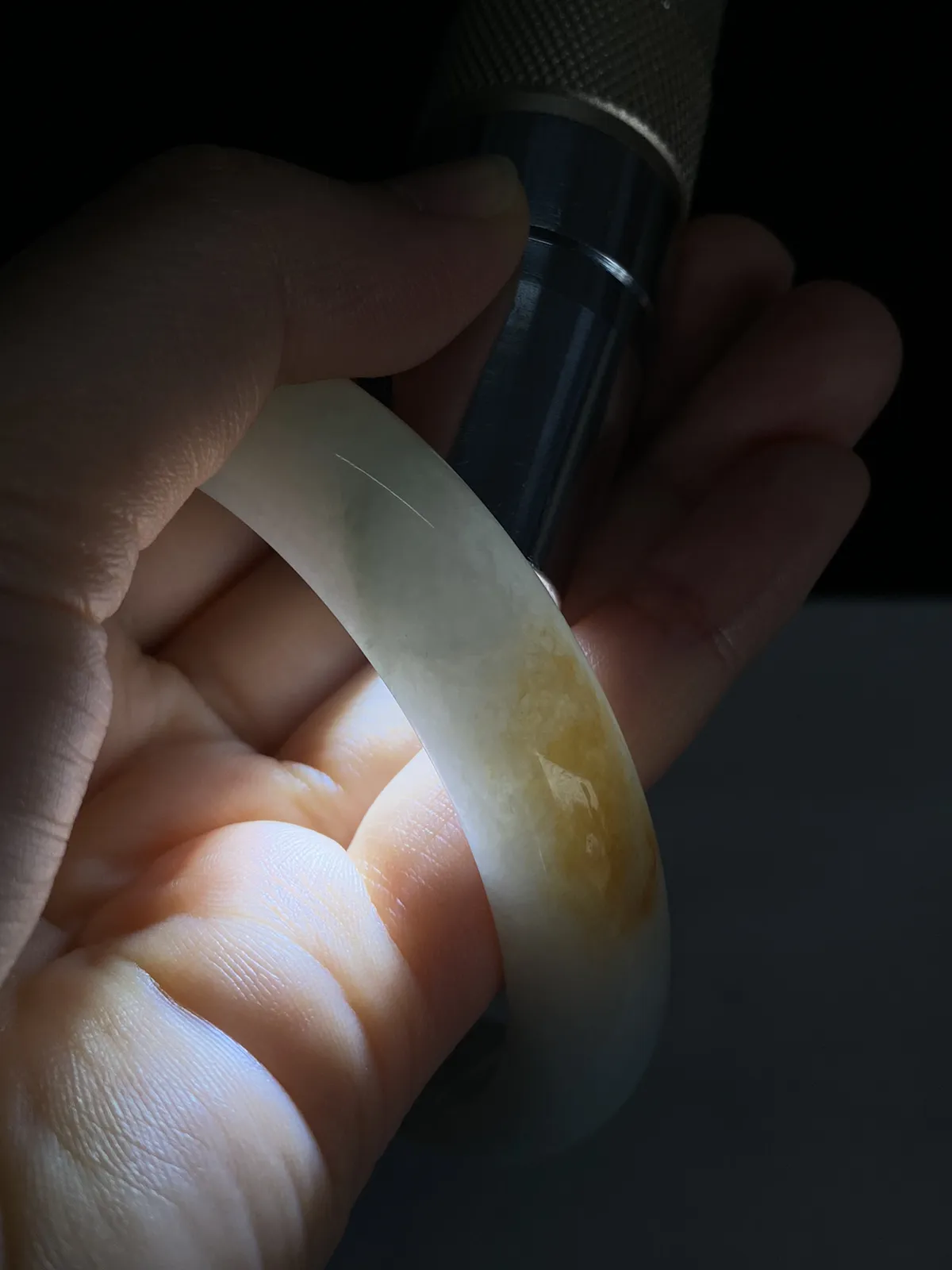 正圈58.7圈口，翡翠冰糯种淡黄色手镯