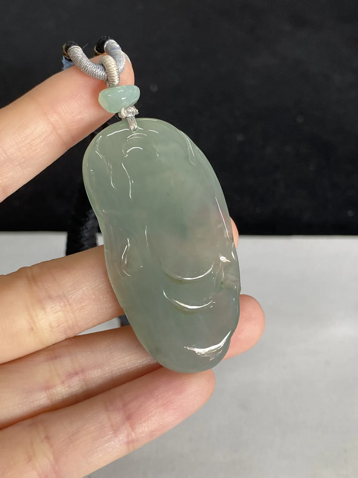 翡翠冰糯种绿色吊坠，配珠未测