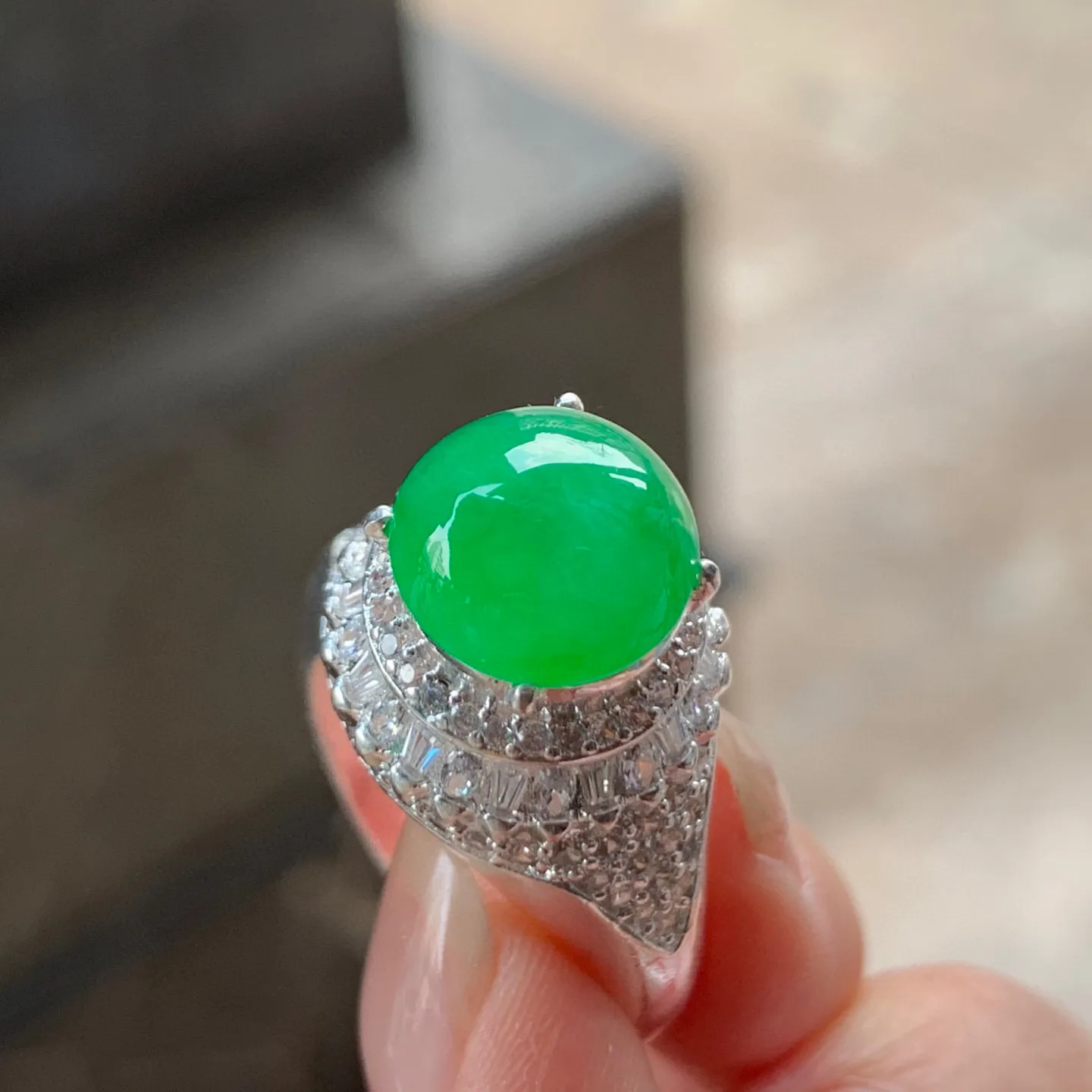 冰阳绿蛋面，颜色漂亮，种好水润，清爽