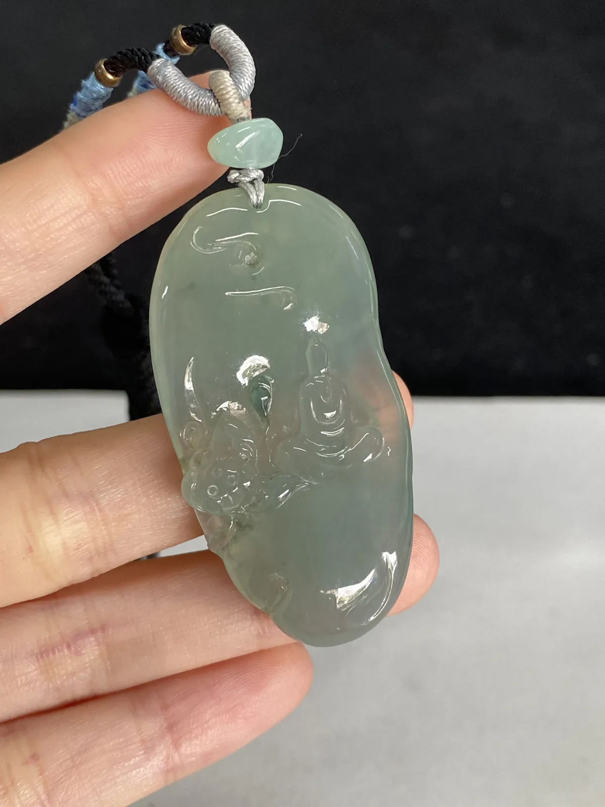 翡翠冰糯种绿色吊坠，配珠未测