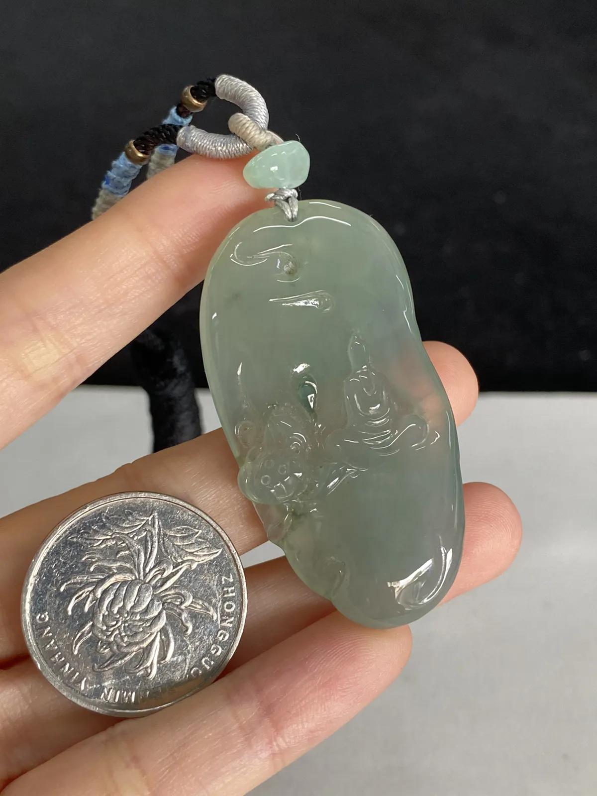 翡翠冰糯种绿色吊坠，配珠未测