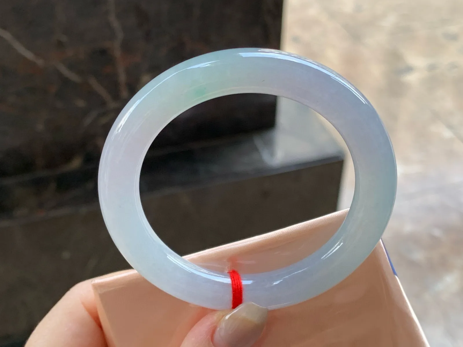 淡春彩圆条手镯
尺寸：52.5-9.8mm
水润十足～小清新