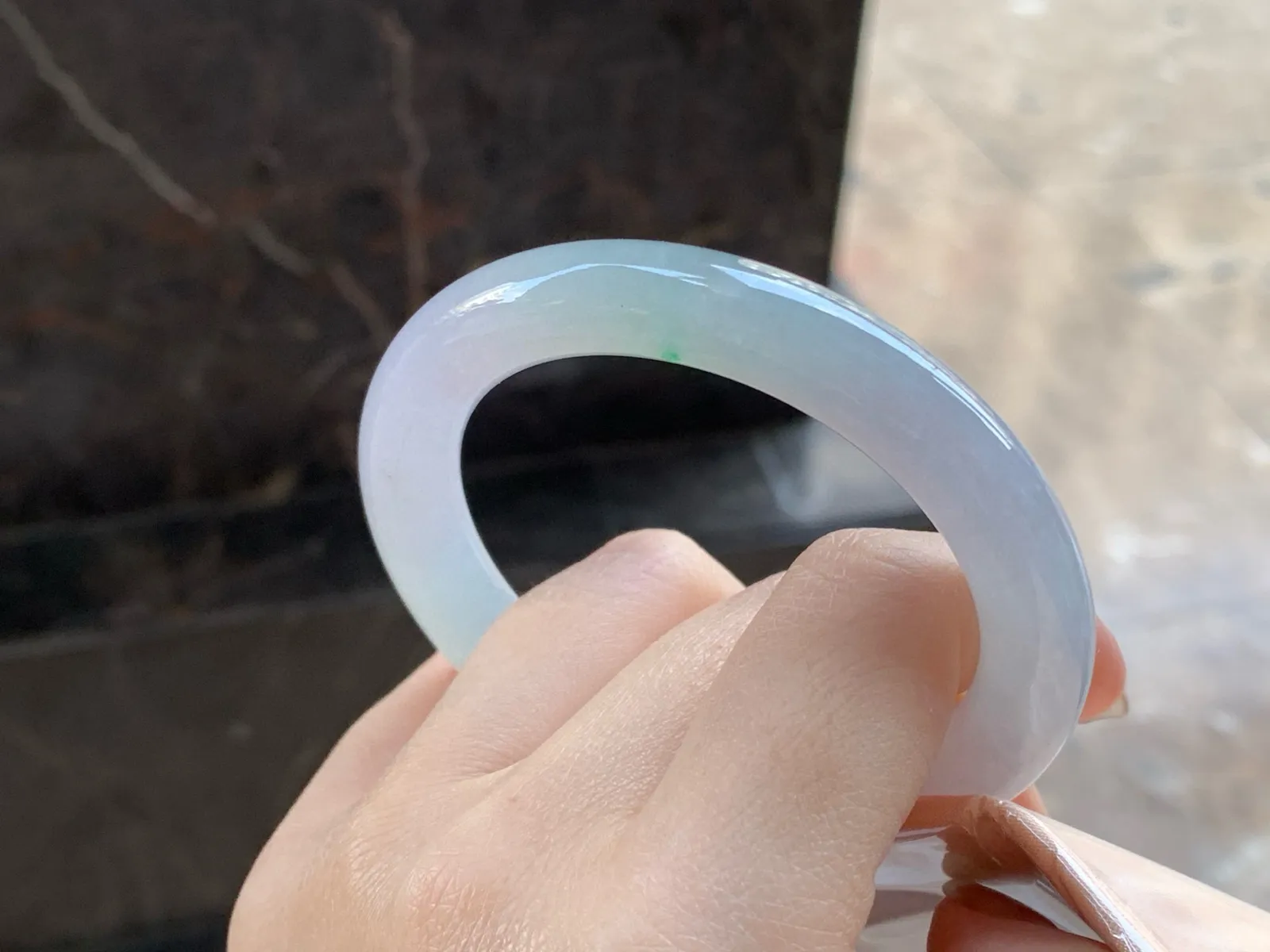 淡春彩圆条手镯
尺寸：52.5-9.8mm
水润十足～小清新