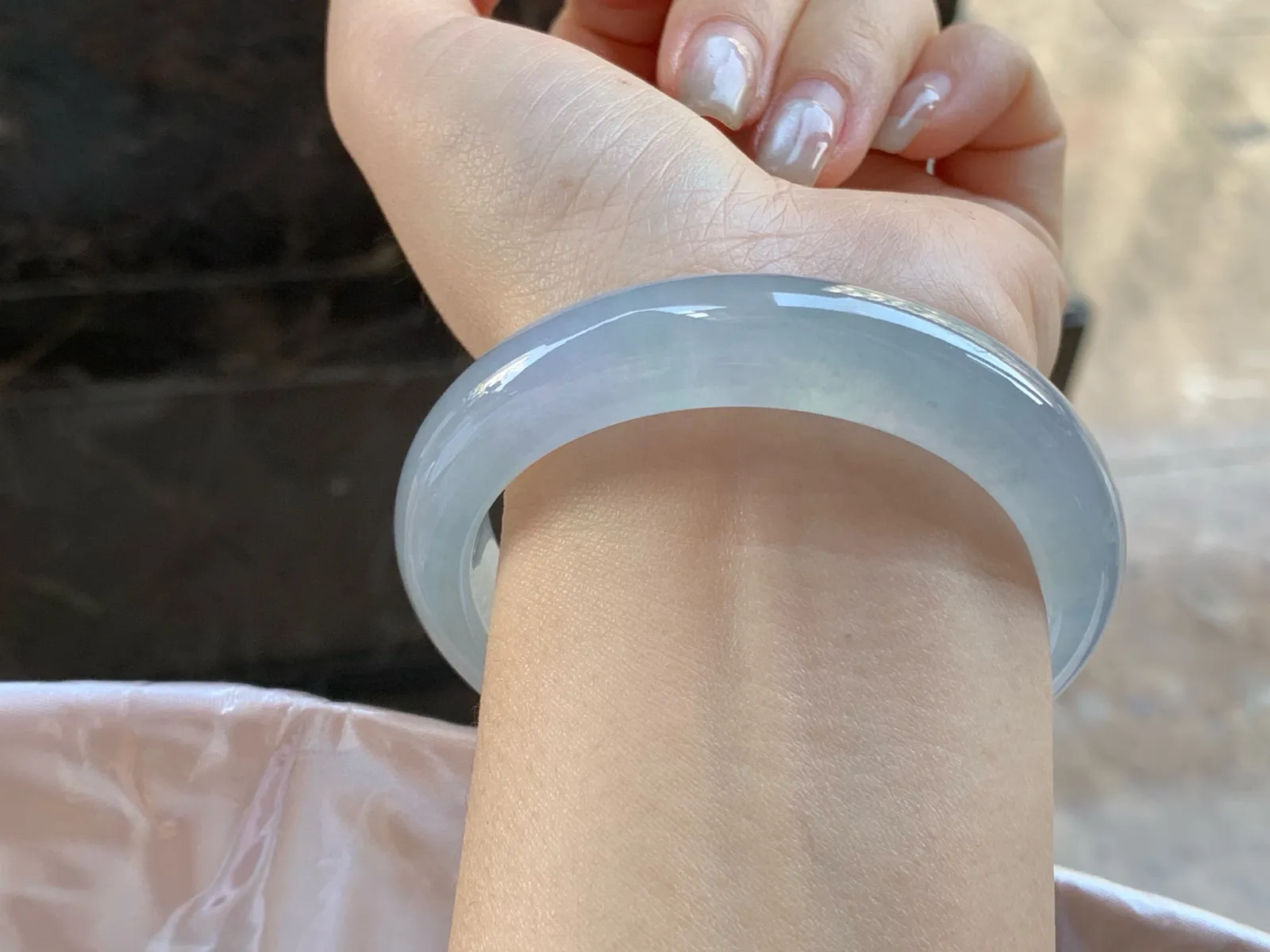 冰种手镯
尺寸：55-12.8-8.9mm
冰味十足～整圈冰透好看无瑕疵