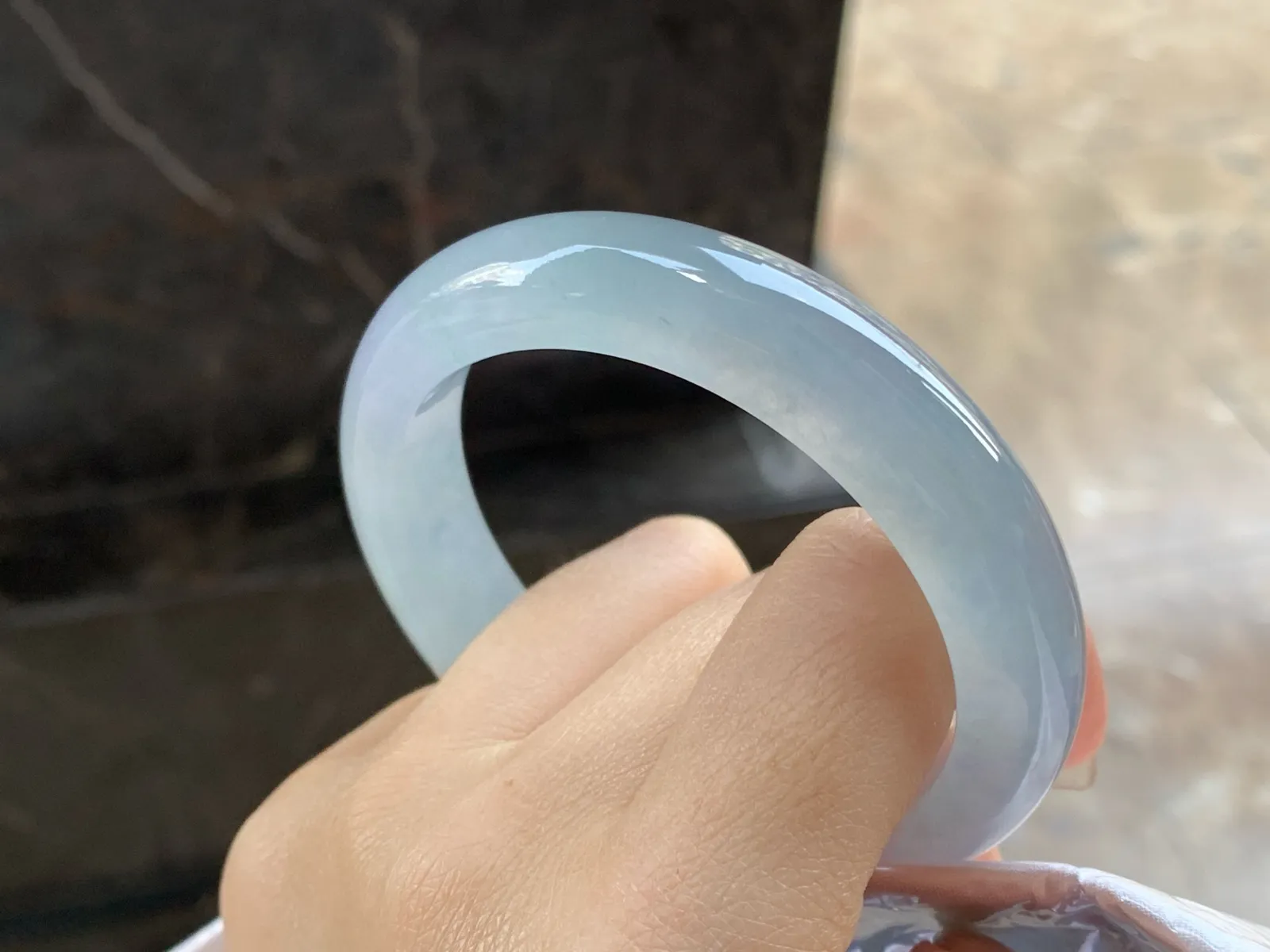 冰种手镯
尺寸：55-12.8-8.9mm
冰味十足～整圈冰透好看无瑕疵