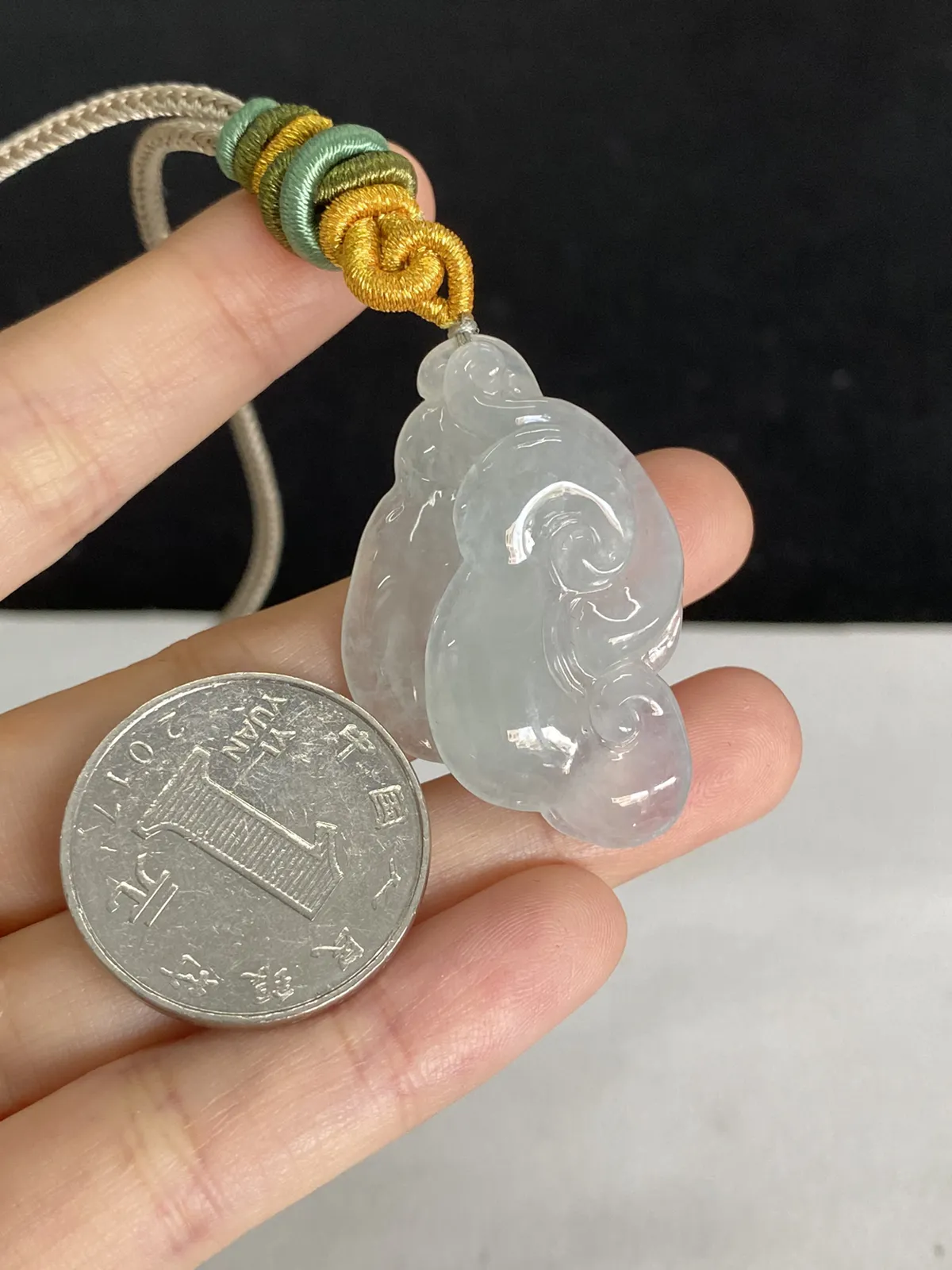 翡翠冰糯种白色吊坠