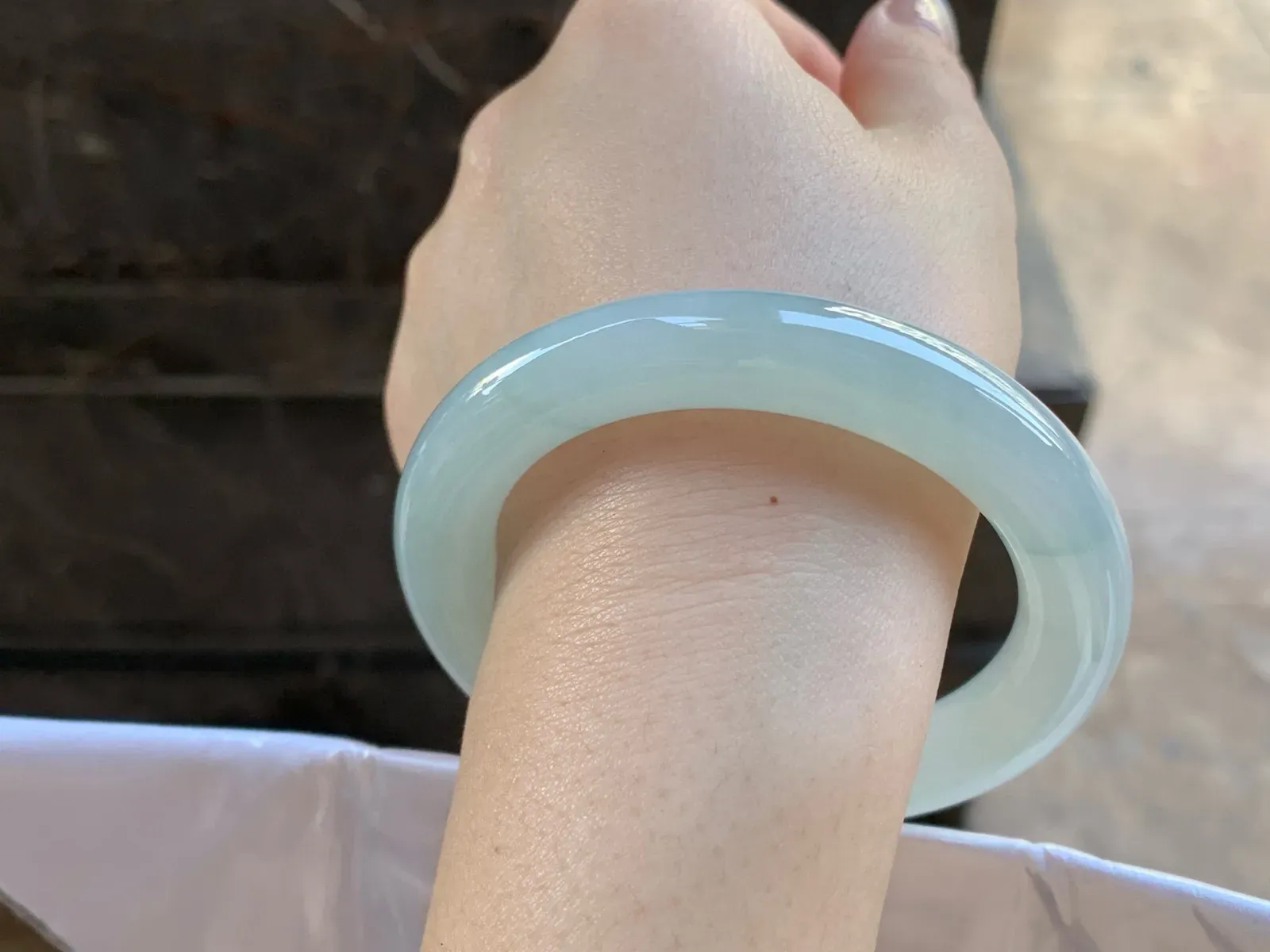 晴水圆条手镯
尺寸：55-11mm
种水好～干净清秀无瑕疵