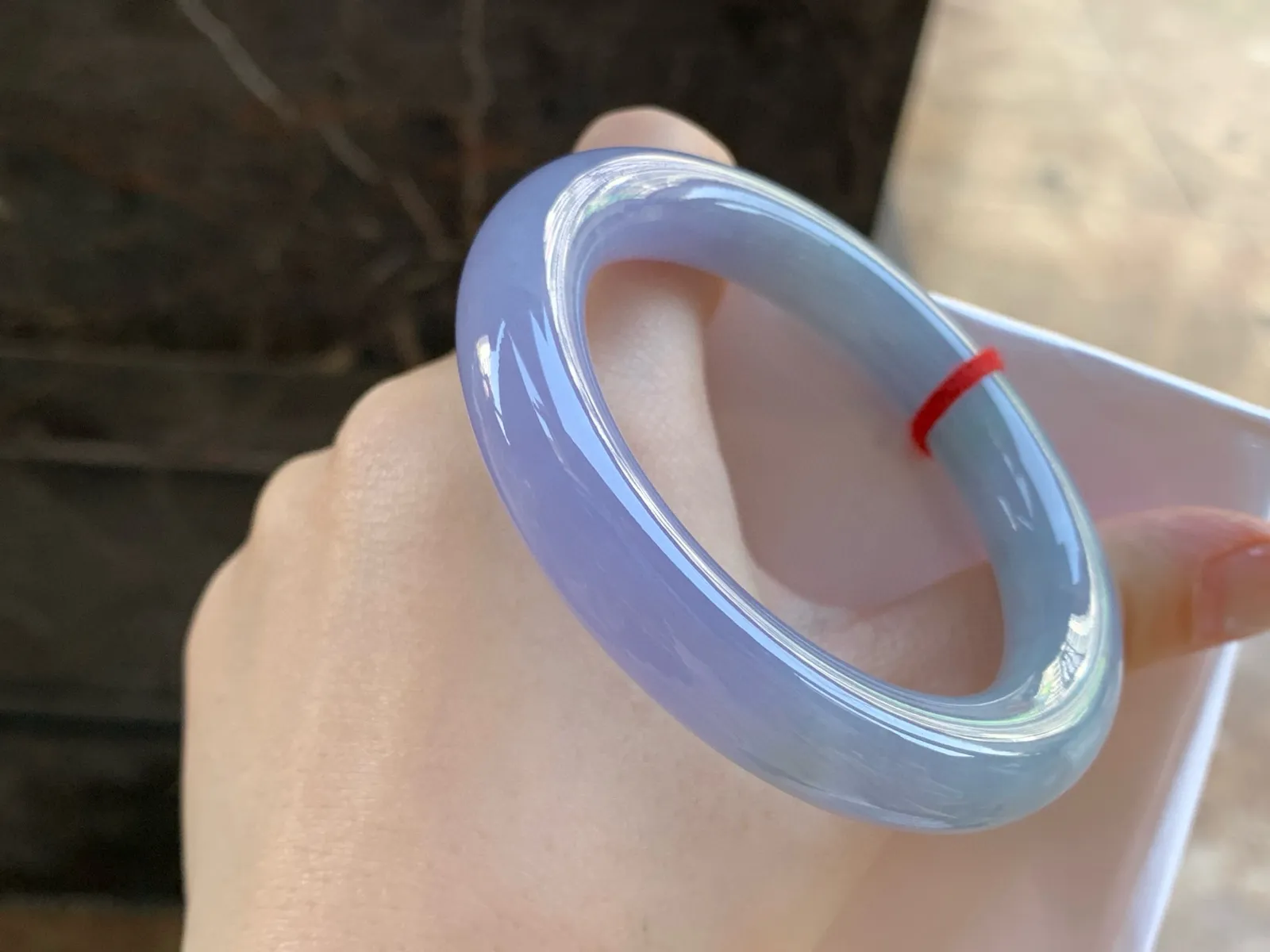 紫罗兰圆条手镯
尺寸：54-11mm
肉质细腻干净～紫色浓郁 无瑕疵