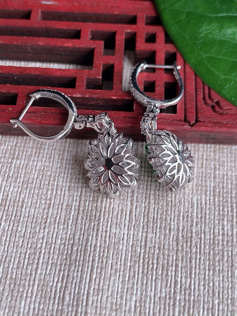 缅甸a货翡翠ddj老坑冰种18K金镶嵌阳绿葫芦耳坠整体8×6.3×7mm 5.29