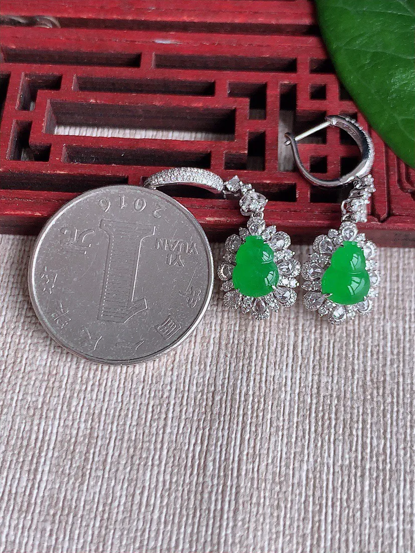 缅甸a货翡翠ddj老坑冰种18K金镶嵌阳绿葫芦耳坠整体8×6.3×7mm 5.29