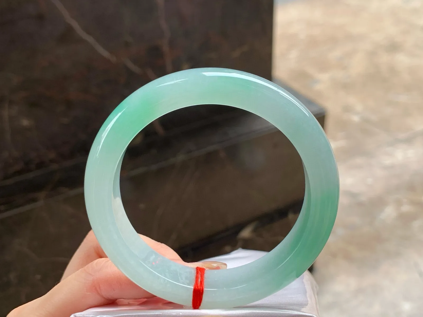 糯冰带色手镯
尺寸：58.6-13-9.2mm
颜色漂亮，种好水润，上手好看