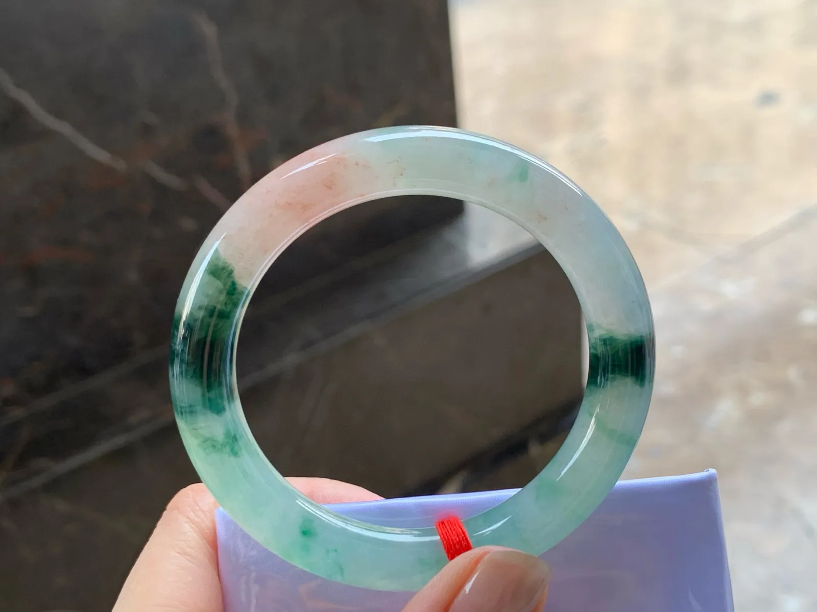 冰种福镯
尺寸：52.1-9.5mm
底色漂亮，种好水足，有特色哦推荐