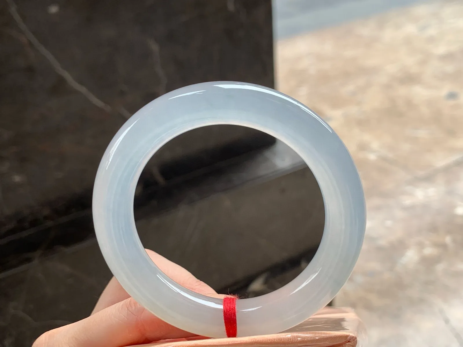 冰种福镯
尺寸：55-11.2mm
冰味十足～整圈冰透起荧光无瑕疵