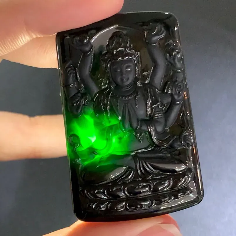 墨翠千手观音吊坠
