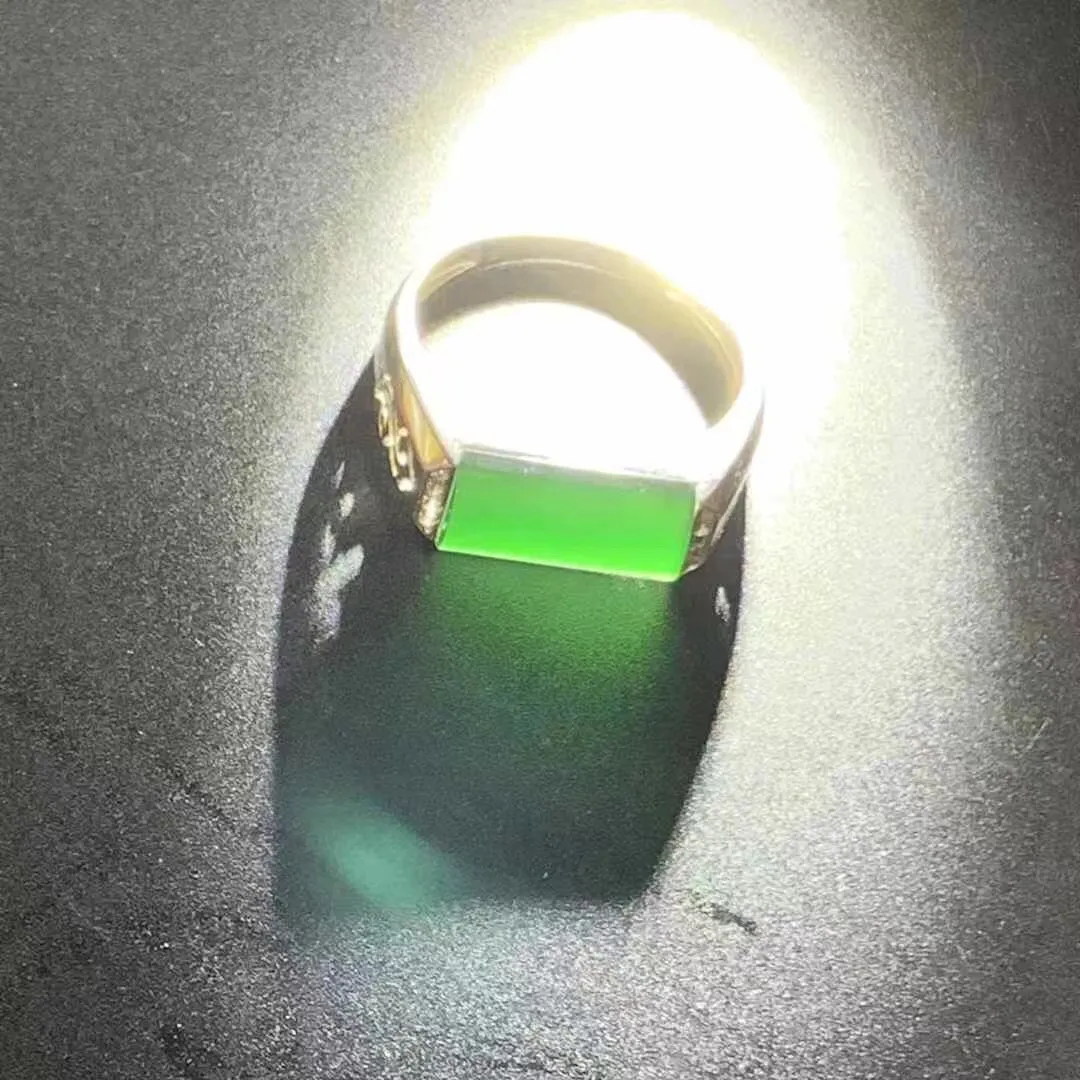 墨翠马鞍戒指