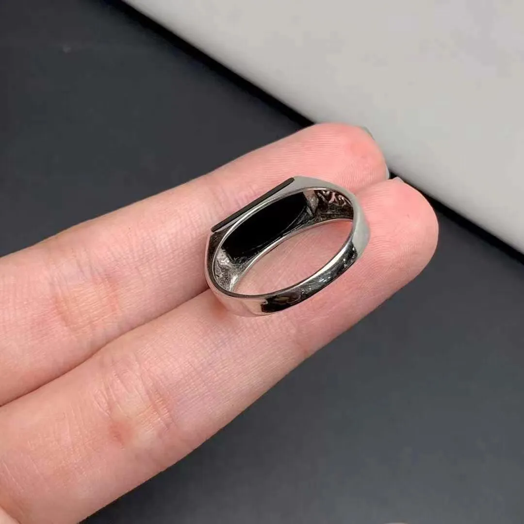 墨翠马鞍戒指
