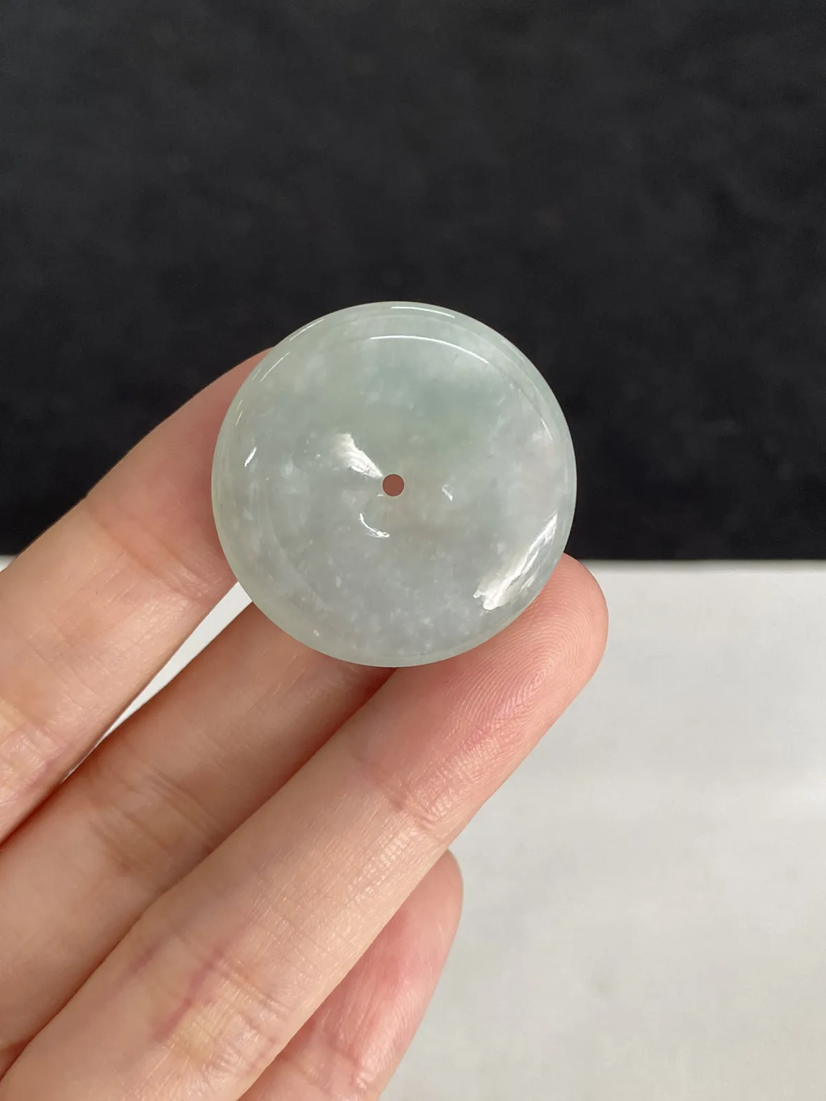 翡翠冰糯种白色平安扣