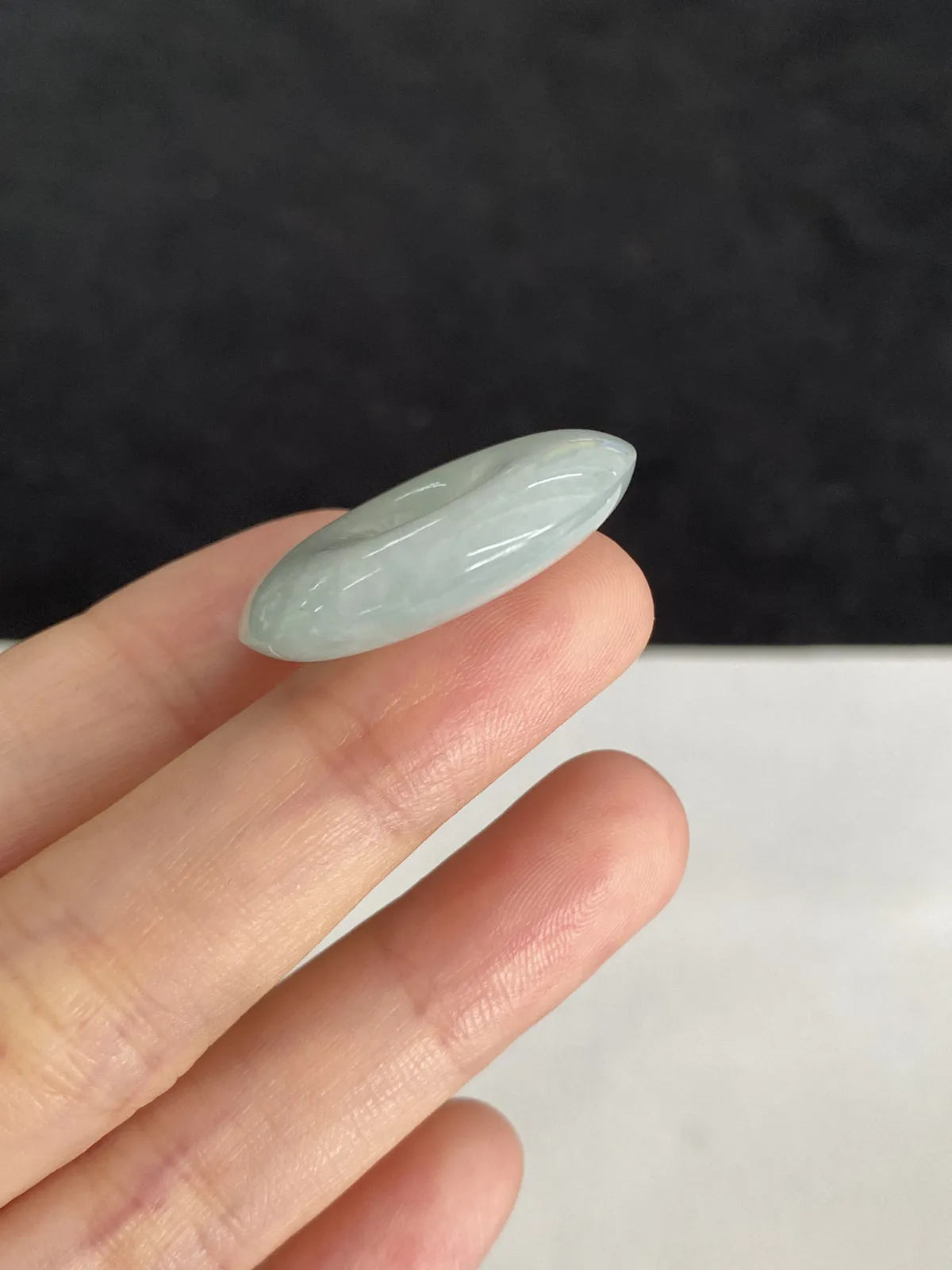 翡翠冰糯种白色平安扣