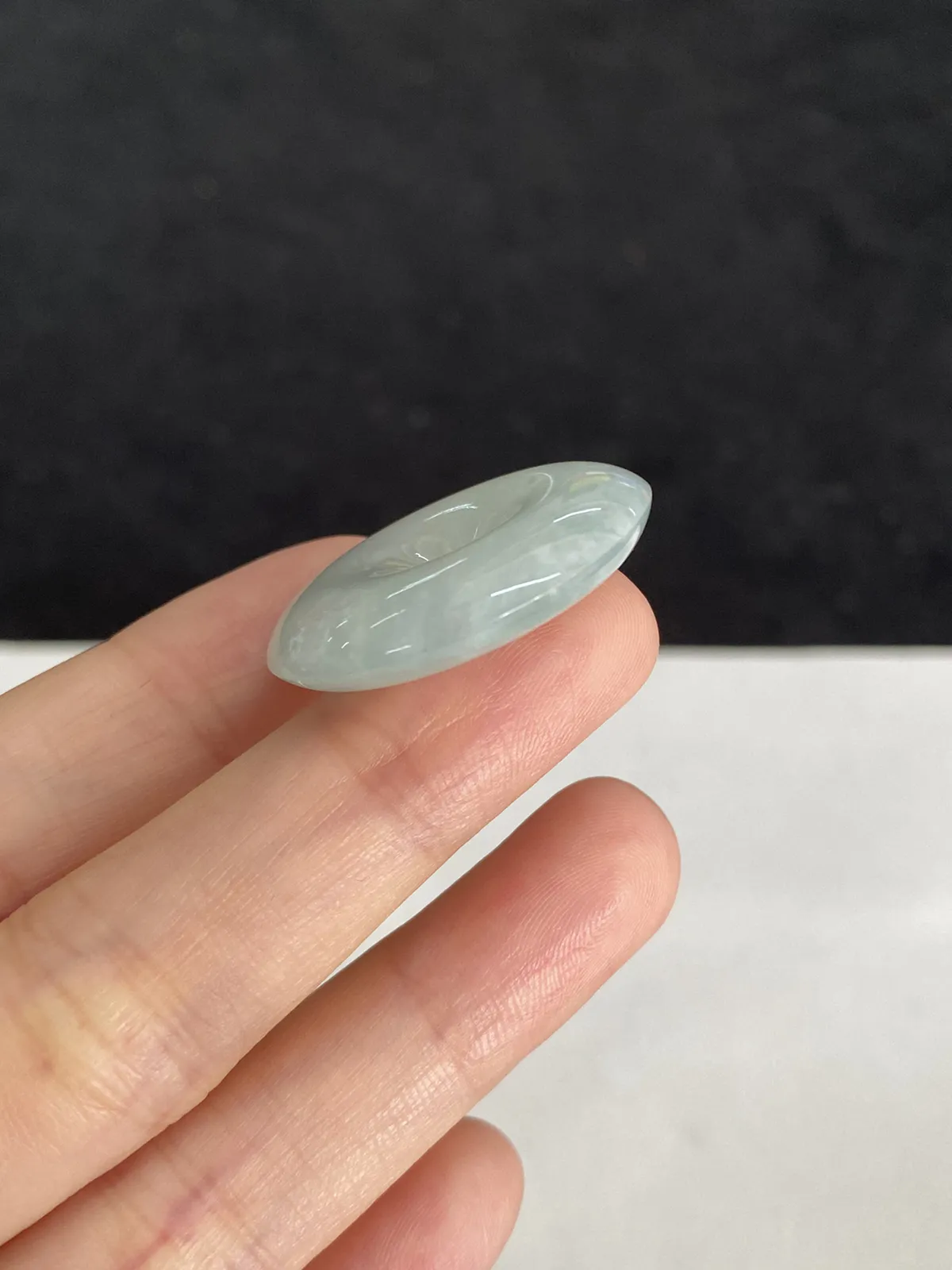 翡翠冰糯种白色平安扣
