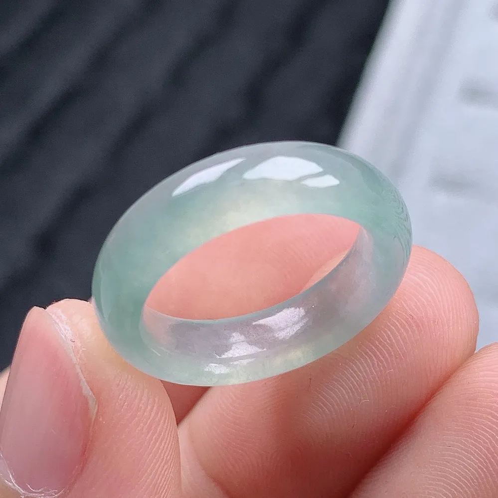 老坑冰种翡翠水润起胶戒指玉指环  水润通透 尺寸：16.7-5.5-3.4mm 13-14号圈口