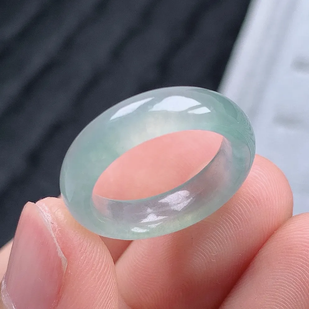 老坑冰种翡翠水润起胶戒指玉指环  水润通透 尺寸：16.7-5.5-3.4mm 13-14号圈口