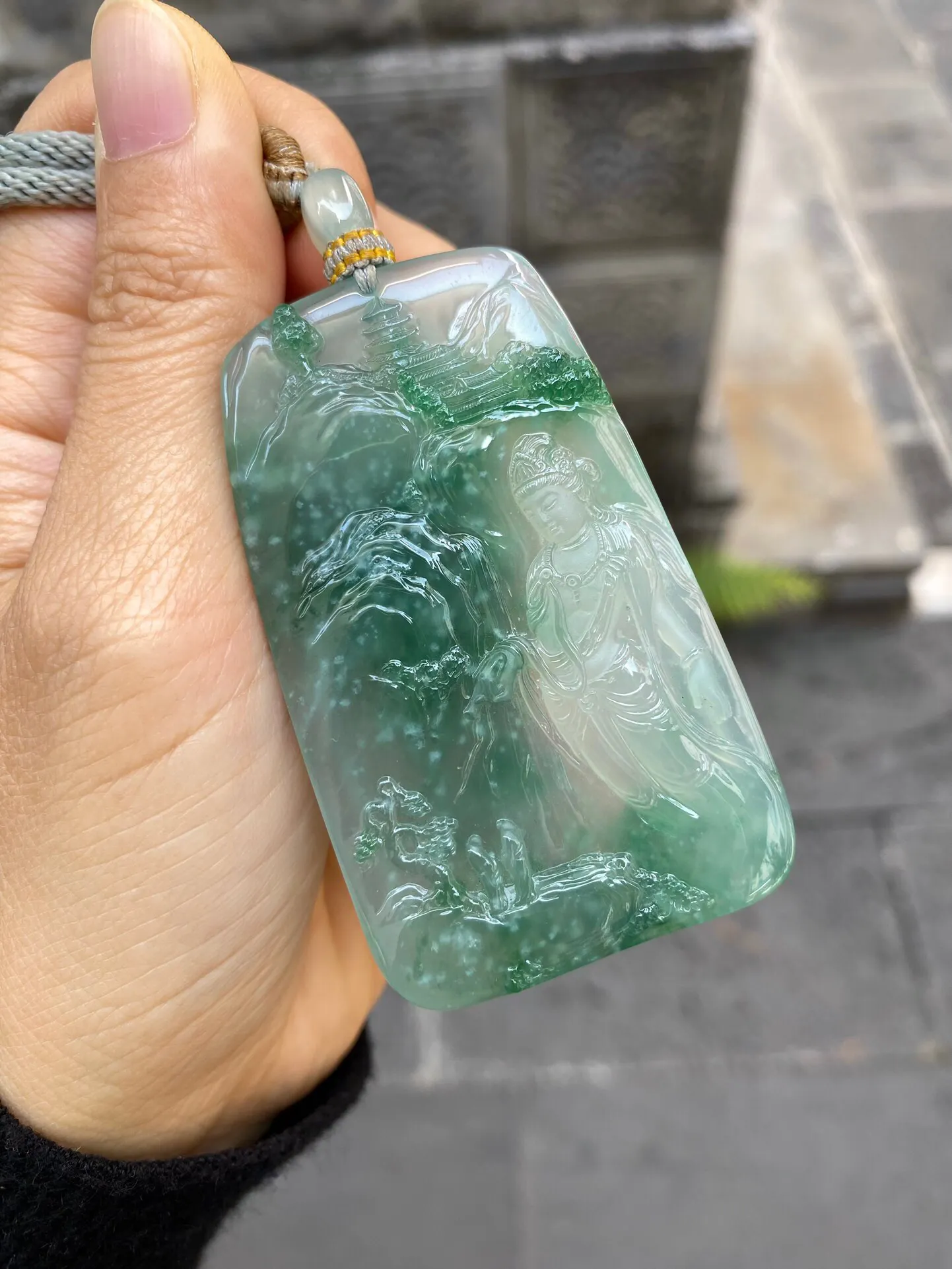冰糯种飘绿花山水观音吊坠 尺寸66.6-40.7-6毫米