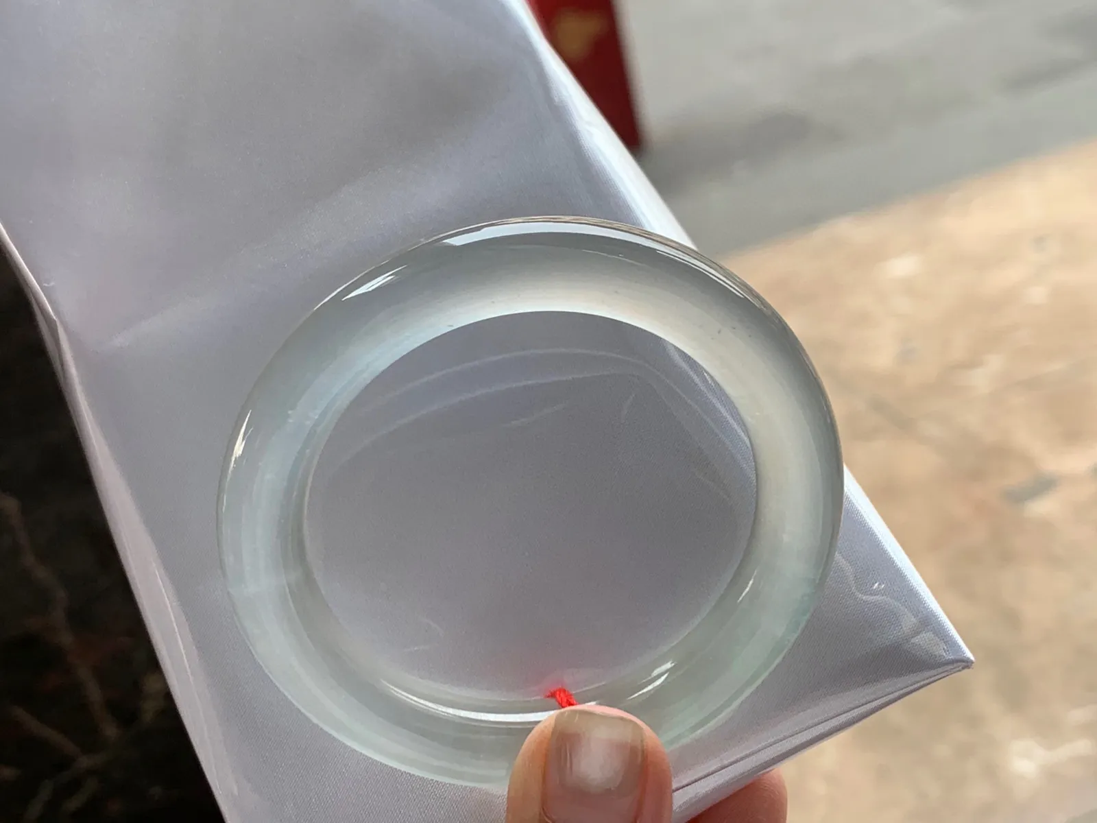 高冰玻璃种圆条手镯
尺寸：52.8-10.8mm
掉水里找不到系列！超美～整圈荧光感无敌