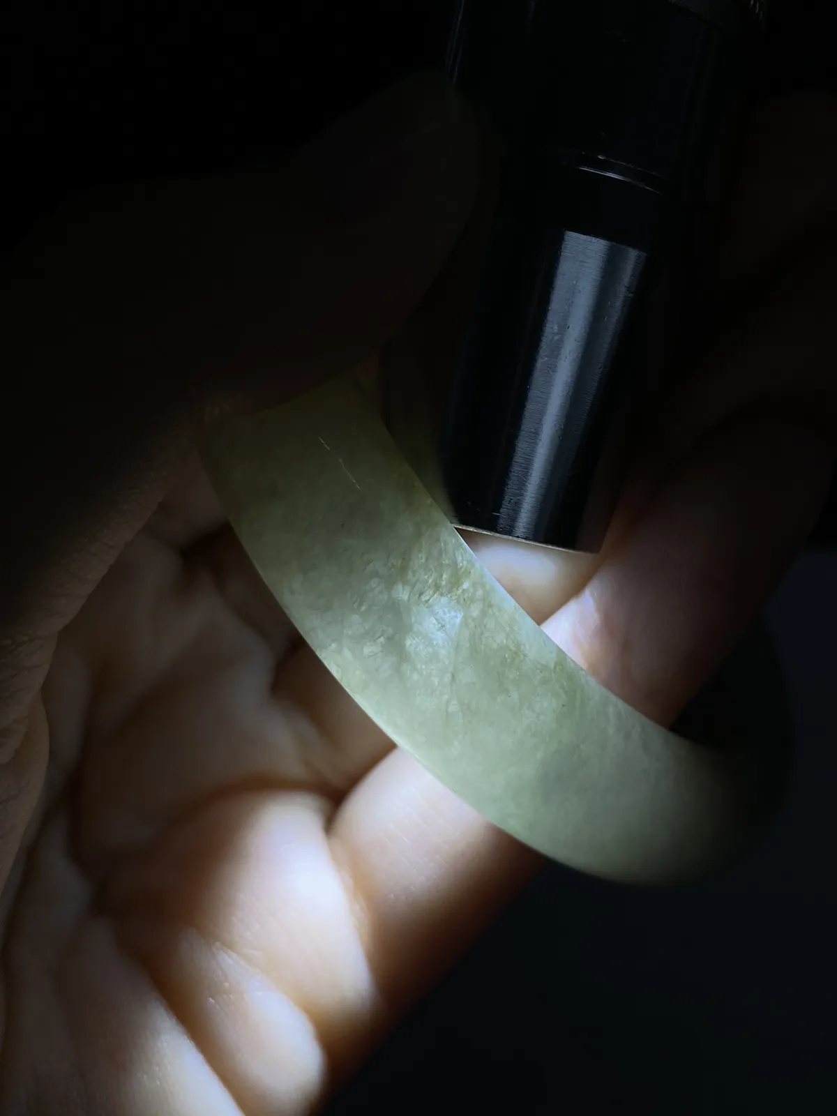 正圈56.2圈口，翡翠糯化种淡黄色手镯