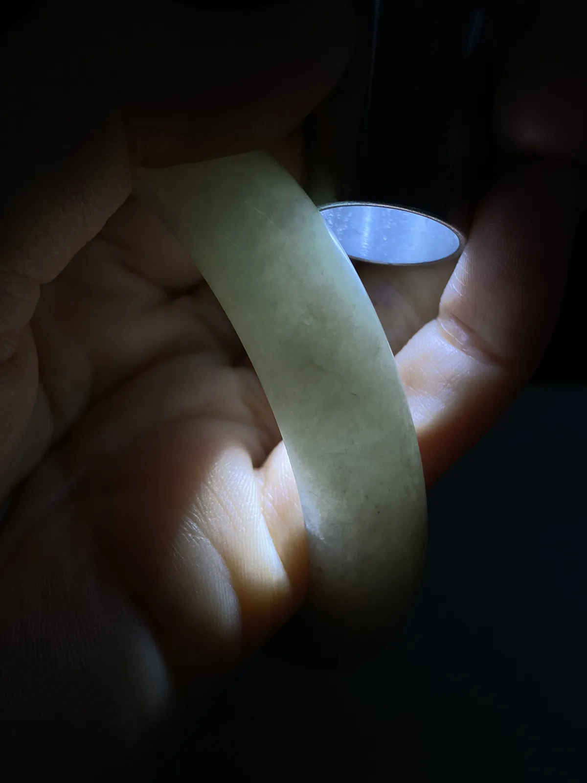 正圈56.2圈口，翡翠糯化种淡黄色手镯