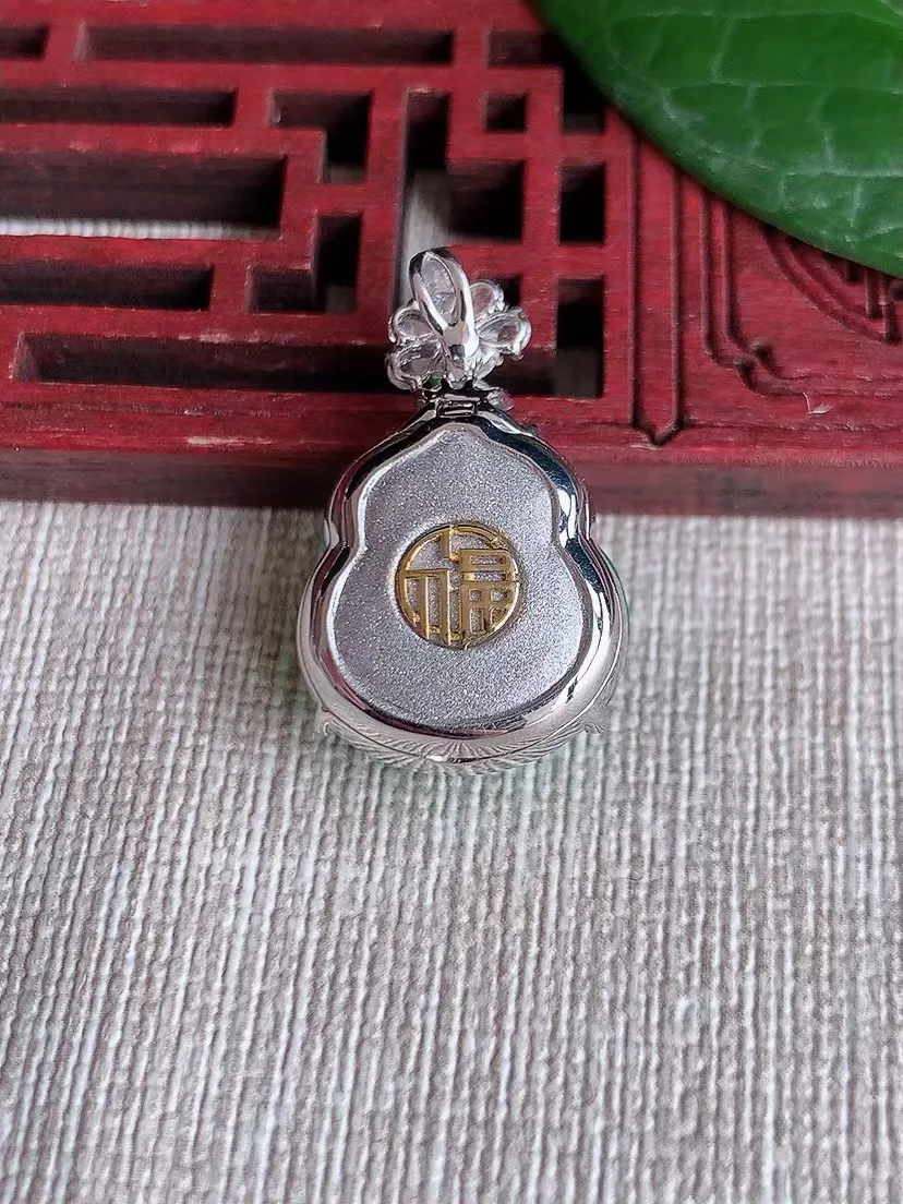 天然A货翡翠18K金伴钻镶嵌阳绿葫芦吊坠尺寸26×17.3×15.7×11m量7.82g 0401