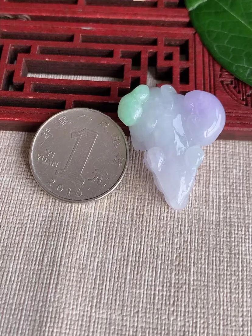 天然A货翡翠春彩紫罗兰飘绿生肖鼠吊坠 尺寸31.2×25.5×12m量13.79g 0403