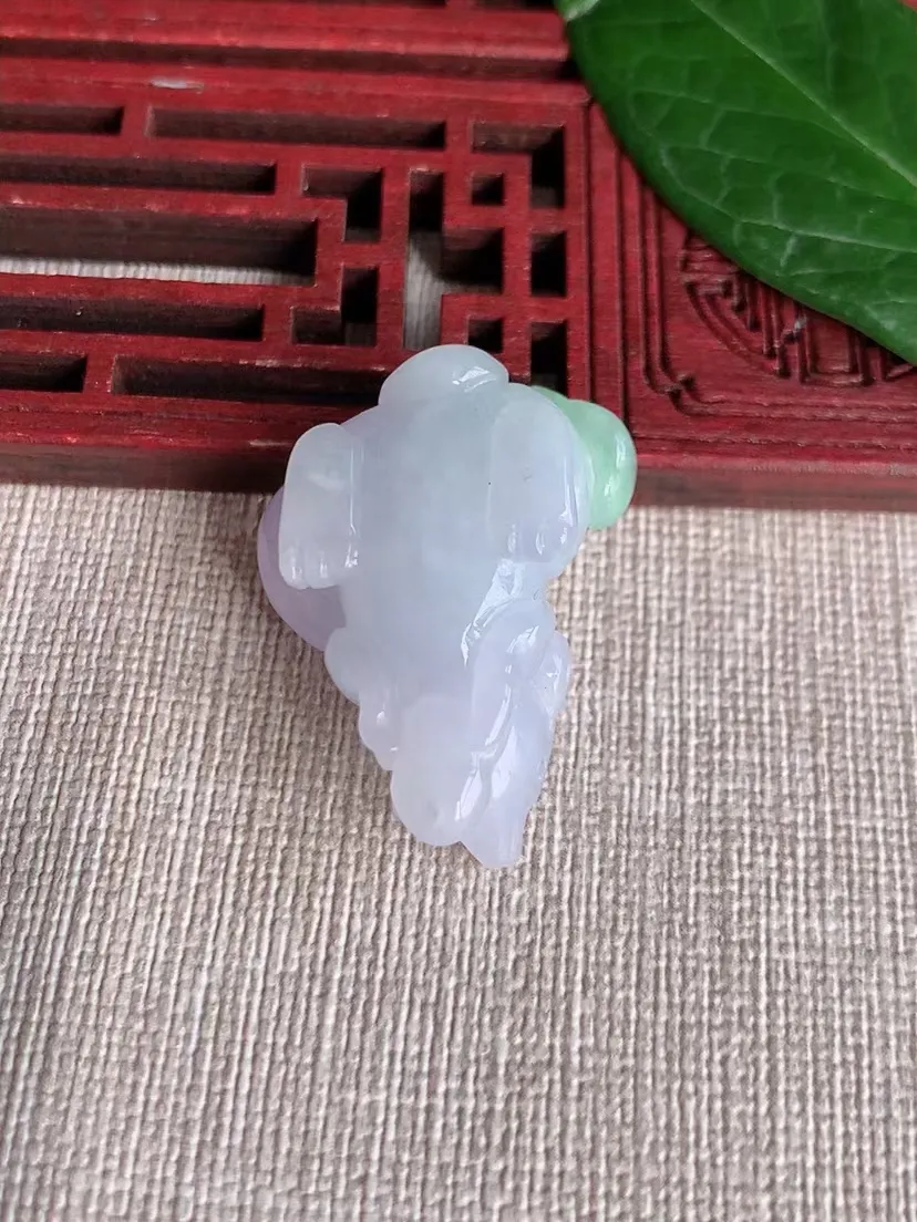 天然A货翡翠春彩紫罗兰飘绿生肖鼠吊坠 尺寸31.2×25.5×12m量13.79g 0403