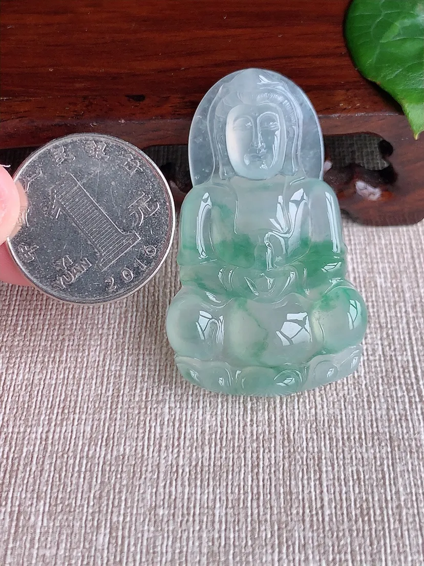 缅甸天然a货翡翠老坑冰种飘花正装观音吊坠 尺寸47.8×29.5×5.8mm 重量13.83g 0408