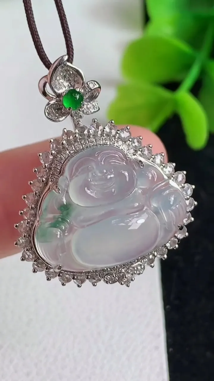 天然A货翡翠飘花佛公吊坠，尺寸28-27.7-11，裸石14-18，重量:4.12g
4月9日