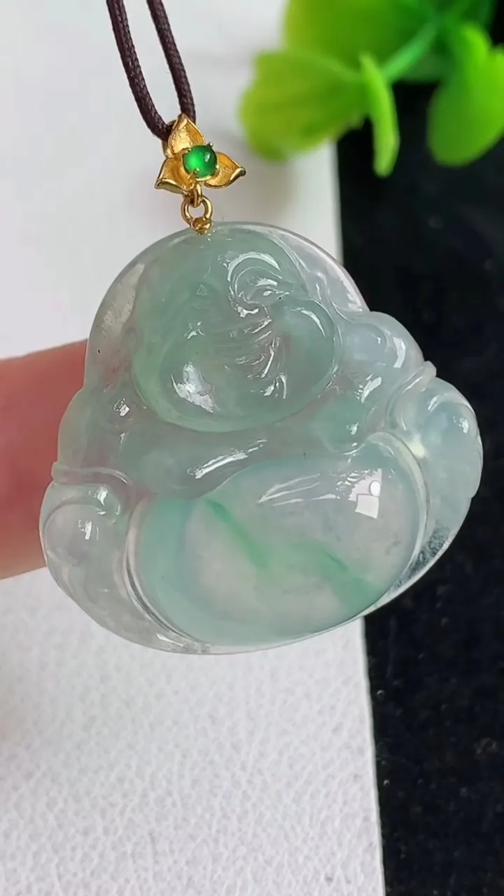 天然A货翡翠佛公吊坠，尺寸26.5-27.7-5.8，重量:6.63g
4月9日