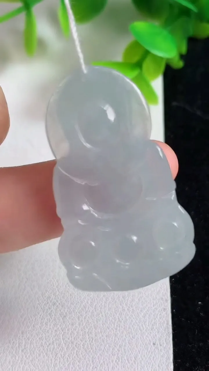 天然A货翡翠白冰观音菩萨吊坠，尺寸38.2-23-5，重量:7.89g
4月10日