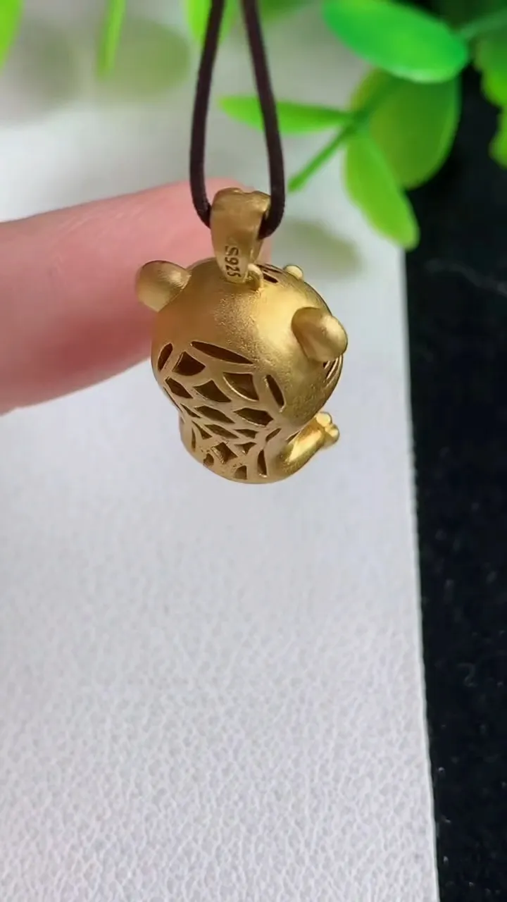 天然A货翡翠蛋面生肖虎吊坠，尺寸19-14-10.5，重:5.09g
4月11日